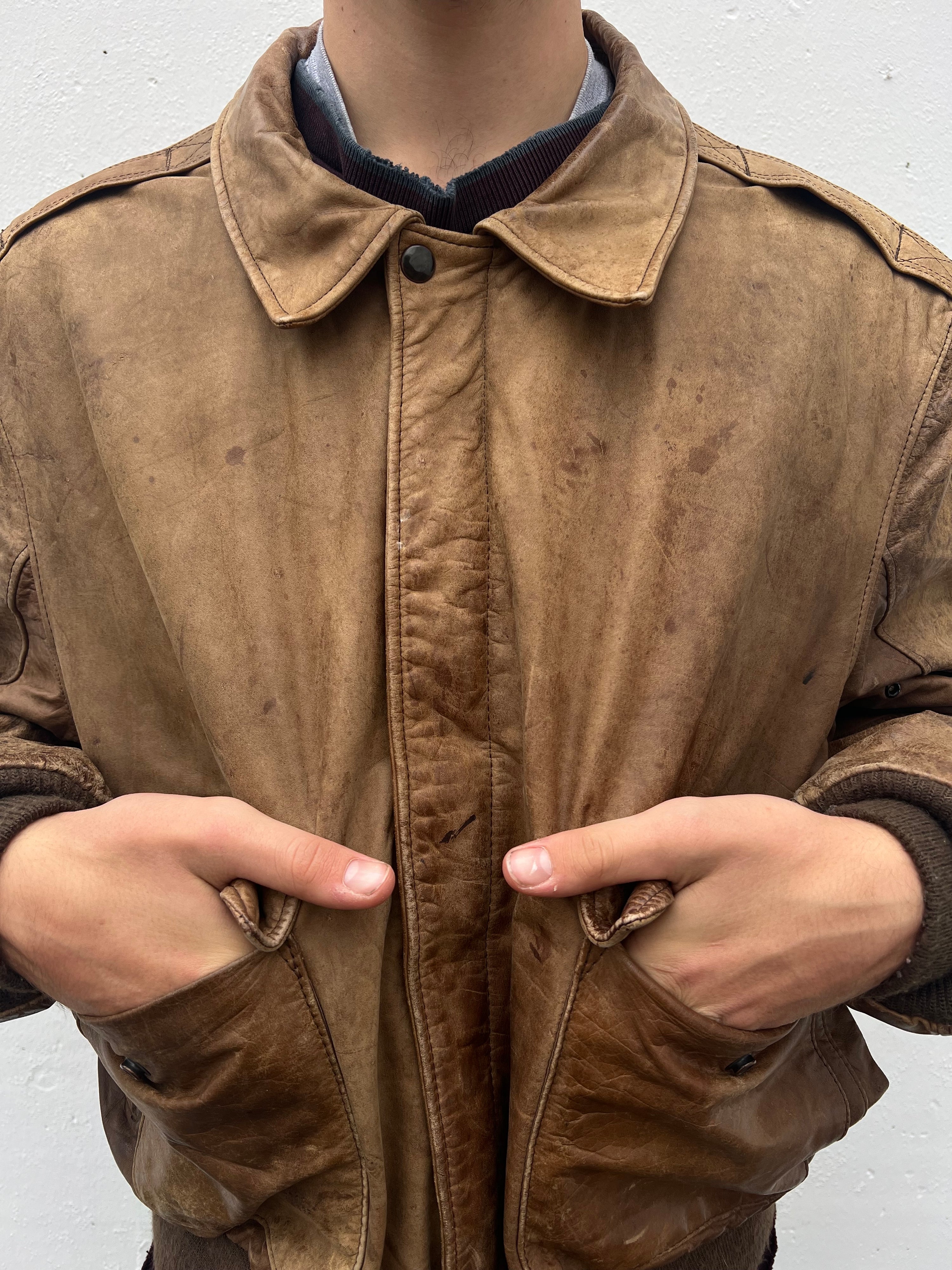 Vintage 90s Heavy Leather Bomber Jacket (L)