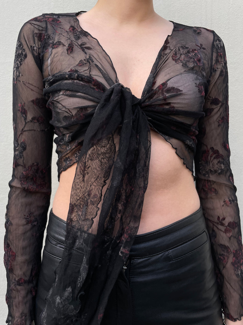 VINTAGE MESH WRAP TOP WITH ROSE APPLICATIONS (S)