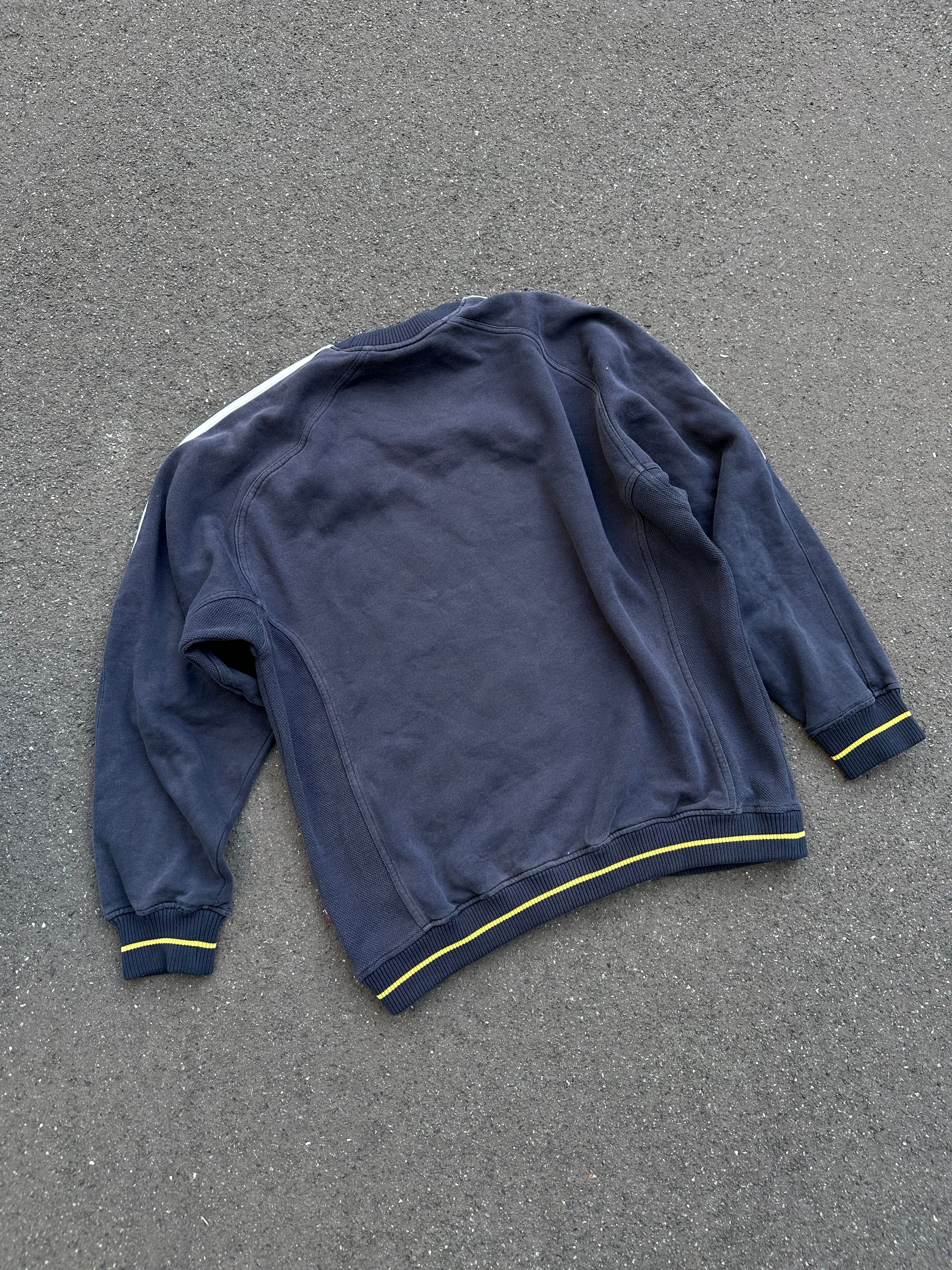 2000s Adidas embroidered Sweater (M)