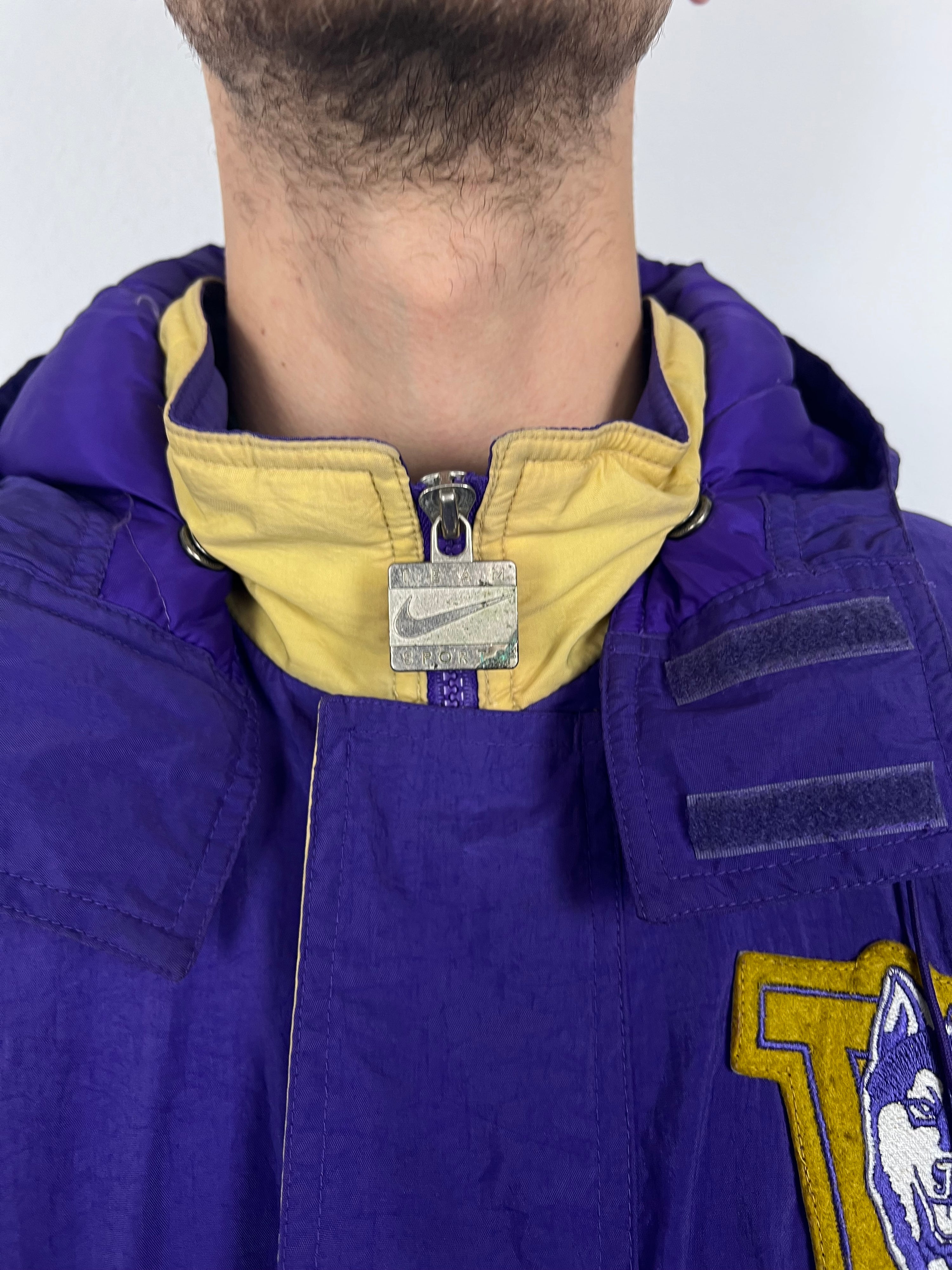 Vintage Nike Team Huskies Jacket (XL)